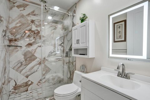 Condo in Sunrise, Florida, 2 bedrooms  № 1860375 - photo 27