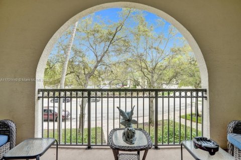 Condo in Sunrise, Florida, 2 bedrooms  № 1860375 - photo 19