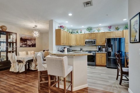 Condo in Sunrise, Florida, 2 bedrooms  № 1860375 - photo 8