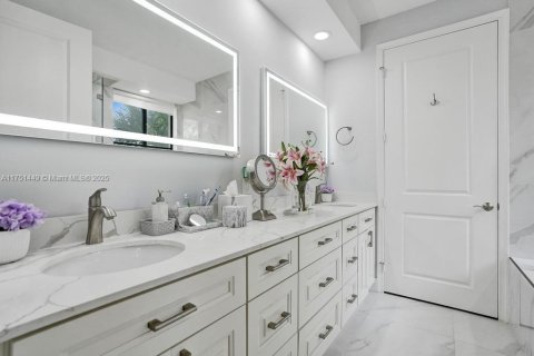 Condo in Sunrise, Florida, 2 bedrooms  № 1860375 - photo 21