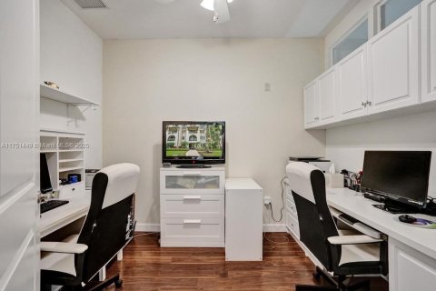 Condo in Sunrise, Florida, 2 bedrooms  № 1860375 - photo 28