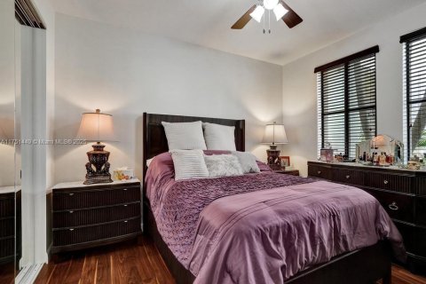 Condo in Sunrise, Florida, 2 bedrooms  № 1860375 - photo 24