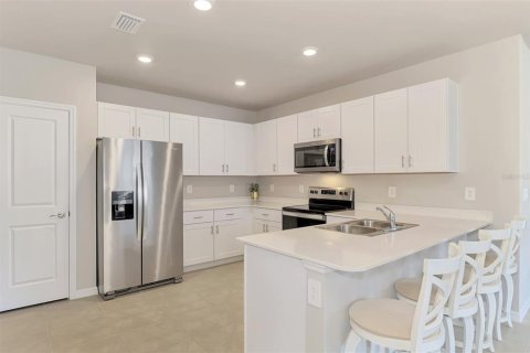 House in Port Charlotte, Florida 2 bedrooms, 138.98 sq.m. № 2347735 - photo 10