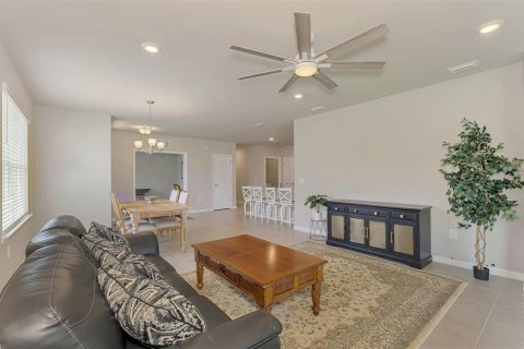 House in Port Charlotte, Florida 2 bedrooms, 138.98 sq.m. № 2347735 - photo 26
