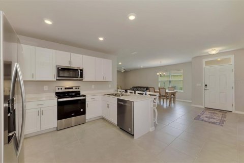 House in Port Charlotte, Florida 2 bedrooms, 138.98 sq.m. № 2347735 - photo 13