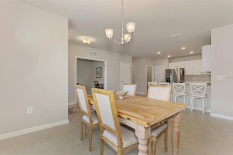 House in Port Charlotte, Florida 2 bedrooms, 138.98 sq.m. № 2347735 - photo 20