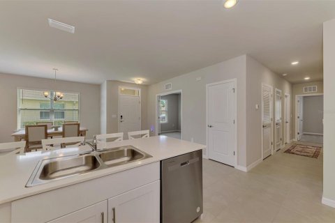 House in Port Charlotte, Florida 2 bedrooms, 138.98 sq.m. № 2347735 - photo 15