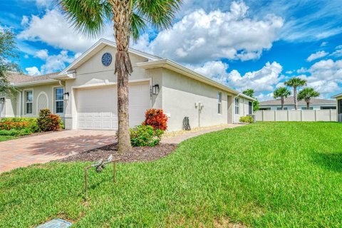 House in Port Charlotte, Florida 2 bedrooms, 138.98 sq.m. № 2347735 - photo 3