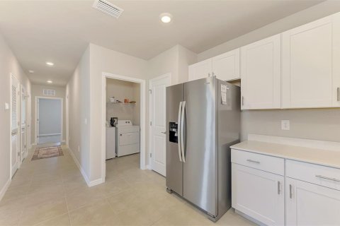 House in Port Charlotte, Florida 2 bedrooms, 138.98 sq.m. № 2347735 - photo 14