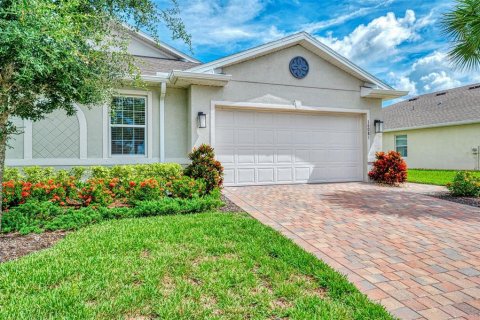 House in Port Charlotte, Florida 2 bedrooms, 138.98 sq.m. № 2347735 - photo 2
