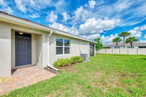 House in Port Charlotte, Florida 2 bedrooms, 138.98 sq.m. № 2347735 - photo 5