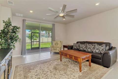 House in Port Charlotte, Florida 2 bedrooms, 138.98 sq.m. № 2347735 - photo 24