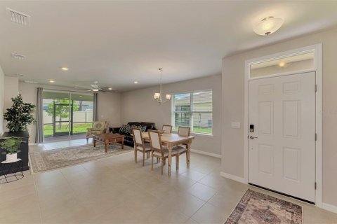 House in Port Charlotte, Florida 2 bedrooms, 138.98 sq.m. № 2347735 - photo 17