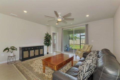 House in Port Charlotte, Florida 2 bedrooms, 138.98 sq.m. № 2347735 - photo 22