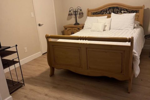 Condo in Lake Worth, Florida, 2 bedrooms № 2261543 - photo 10