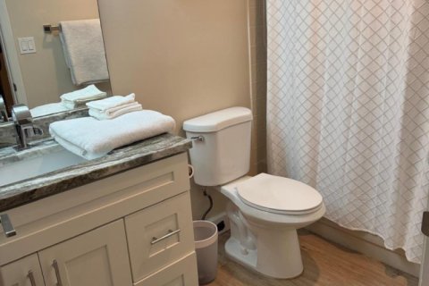 Condo in Lake Worth, Florida, 2 bedrooms № 2261543 - photo 11