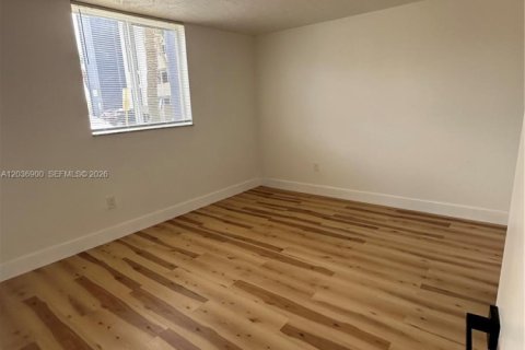 Condominio en alquiler en Hialeah Gardens, Florida, 2 dormitorios, 89.19 m2 № 2085594 - foto 4