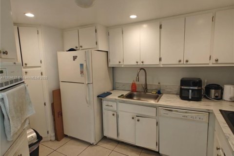 Condominio en venta en Miami, Florida, 2 dormitorios, 91.97 m2 № 1888231 - foto 4