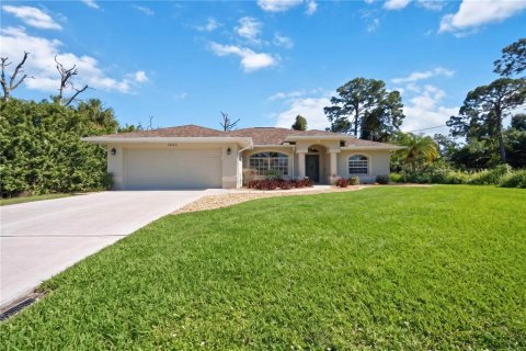 Villa ou maison à vendre à North Port, Floride: 3 chambres, 160.35 m2 № 2417016 - photo 2