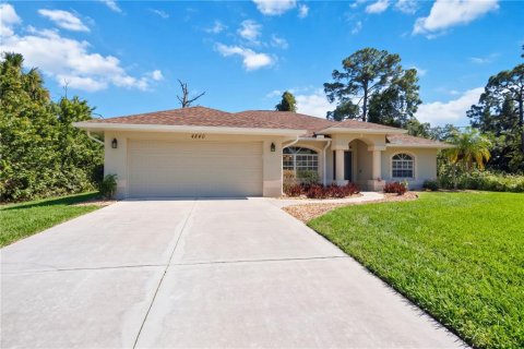 Villa ou maison à North Port, Floride 3 chambres, 160.35 m2 № 2417016