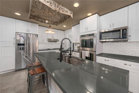 Купить виллу или дом в Пемброк-Пайнс, Флорида 3 спальни, 214.23м2, № 1949493 - фото 16