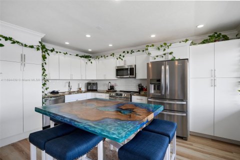 Copropriété à vendre à Pompano Beach, Floride: 1 chambre, 71.72 m2 № 1947407 - photo 5