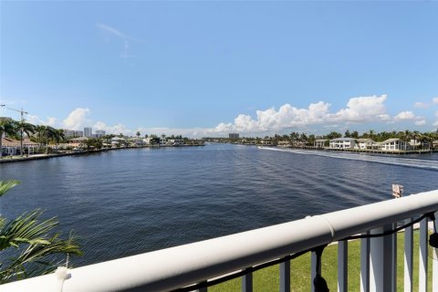 Copropriété à vendre à Pompano Beach, Floride: 1 chambre, 71.72 m2 № 1947407 - photo 16