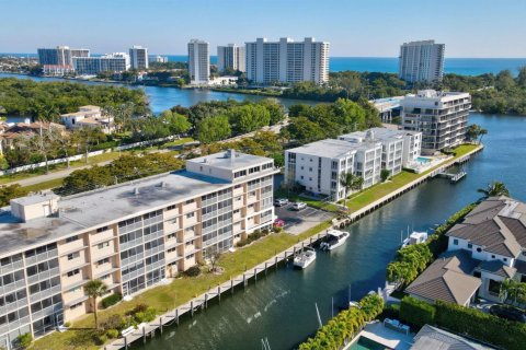 Copropriété à vendre à Boca Raton, Floride: 2 chambres, 98.1 m2 № 2077625 - photo 2