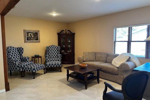 House in Palm Harbor, Florida 5 bedrooms, 263.75 sq.m. № 2094276 - photo 26