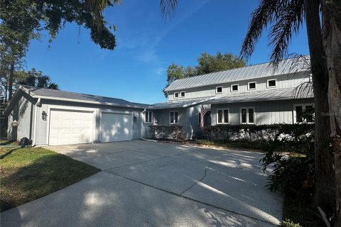House in Palm Harbor, Florida 5 bedrooms, 263.75 sq.m. № 2094276 - photo 2