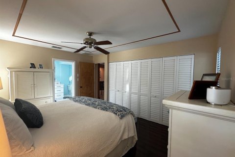 House in Palm Harbor, Florida 5 bedrooms, 263.75 sq.m. № 2094276 - photo 16