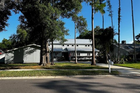 House in Palm Harbor, Florida 5 bedrooms, 263.75 sq.m. № 2094276 - photo 3