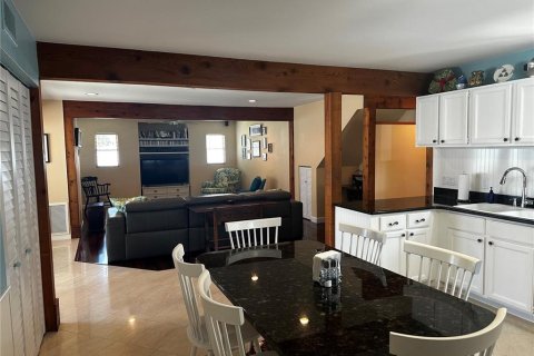 House in Palm Harbor, Florida 5 bedrooms, 263.75 sq.m. № 2094276 - photo 8