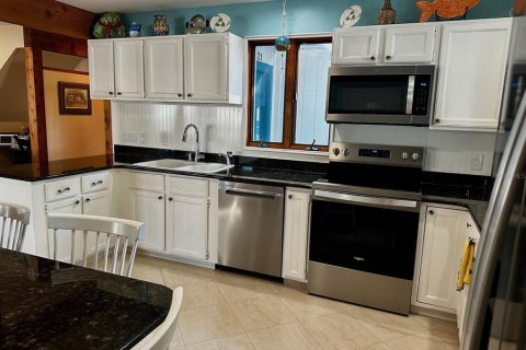 House in Palm Harbor, Florida 5 bedrooms, 263.75 sq.m. № 2094276 - photo 10