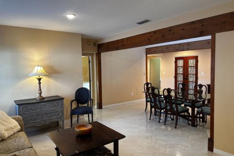 House in Palm Harbor, Florida 5 bedrooms, 263.75 sq.m. № 2094276 - photo 23