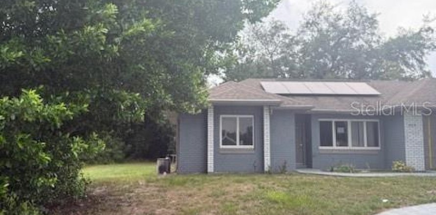 House in Deltona, Florida 3 bedrooms, 124.4 sq.m. № 2216128