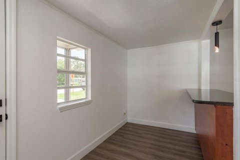 House in Largo, Florida 3 bedrooms, 96.71 sq.m. № 1885877 - photo 12