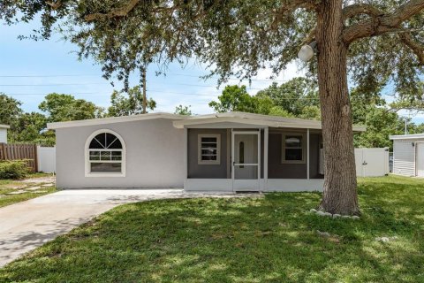 House in Largo, Florida 3 bedrooms, 96.71 sq.m. № 1885877 - photo 1