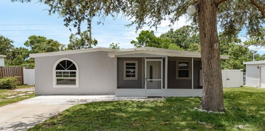 House in Largo, Florida 3 bedrooms, 96.71 sq.m. № 1885877