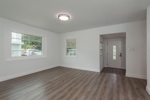 House in Largo, Florida 3 bedrooms, 96.71 sq.m. № 1885877 - photo 9