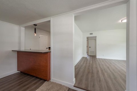 House in Largo, Florida 3 bedrooms, 96.71 sq.m. № 1885877 - photo 13