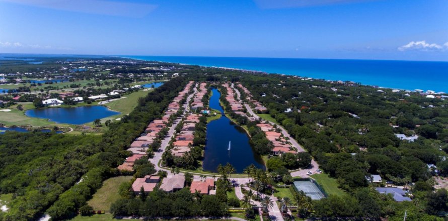 House in Vero Beach, Florida 3 bedrooms, 212.28 sq.m. № 1208171