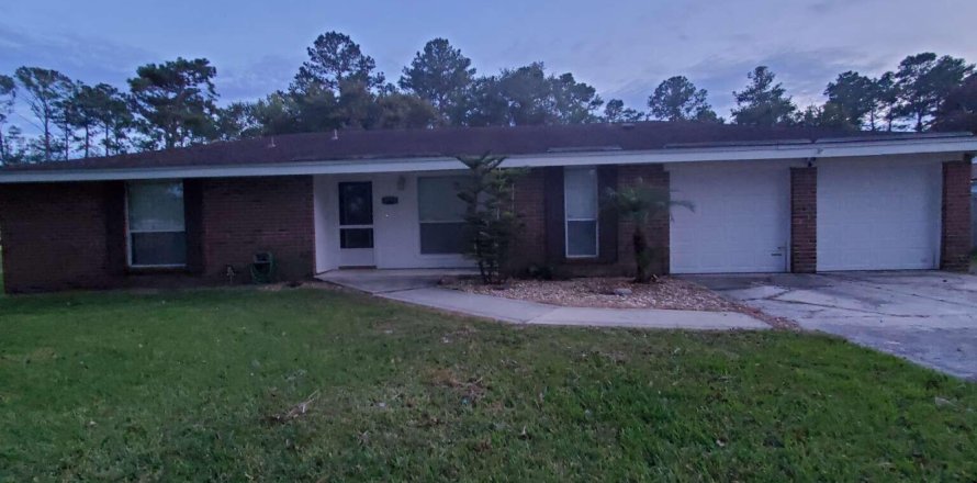 House in Hidden Creek in Zephyrhills, Florida 3 bedrooms, 180.32 sq.m. № 855321