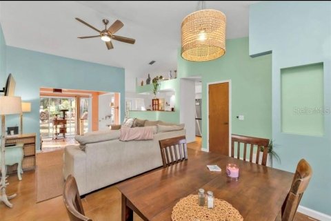 House in North Port, Florida 2 bedrooms, 130.81 sq.m. № 2233989 - photo 5