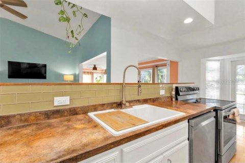House in North Port, Florida 2 bedrooms, 130.81 sq.m. № 2233989 - photo 9