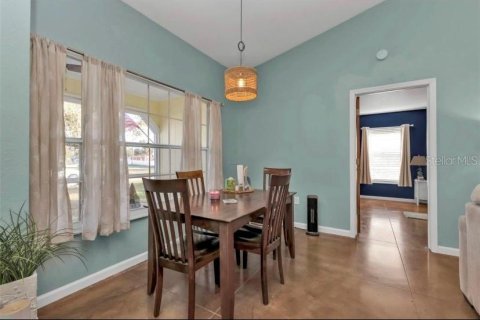 House in North Port, Florida 2 bedrooms, 130.81 sq.m. № 2233989 - photo 6