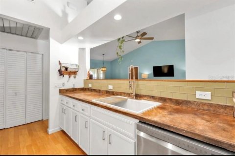 House in North Port, Florida 2 bedrooms, 130.81 sq.m. № 2233989 - photo 8