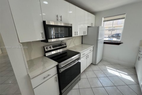 Condominio en venta en Miami Beach, Florida, 2 dormitorios, 66.89 m2 № 2244808 - foto 8