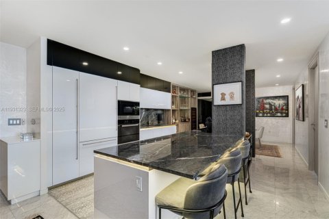 Снять в аренду кондоминиум в Майами, Флорида 3 спальни, 205.41м2, № 1991748 - фото 4