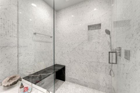 Снять в аренду кондоминиум в Майами, Флорида 3 спальни, 205.41м2, № 1991748 - фото 26